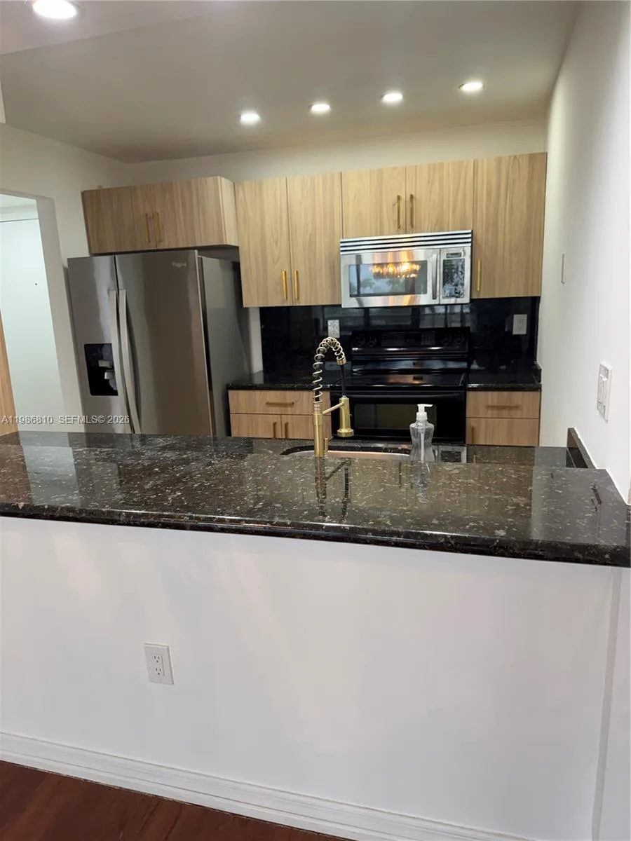 600 NE 36th St # 317, Miami, FL 33137 photo 2