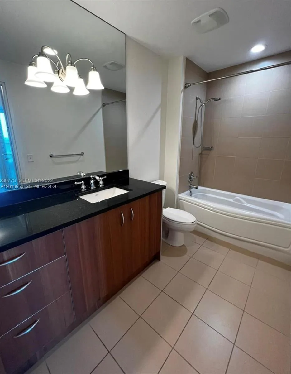300 S Biscayne Blvd # T-1606, Miami, FL 33131 photo 9