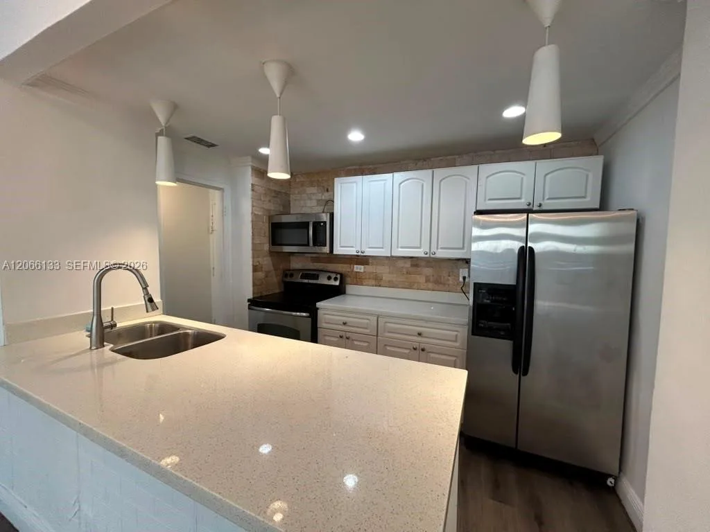 7545 E Treasure Dr # 1B, North Bay Village, FL 33141