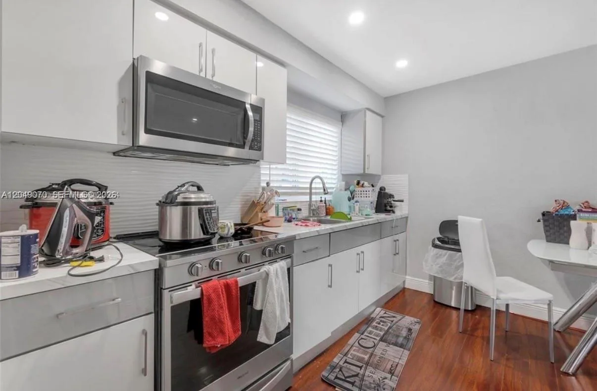 329 W 18th St, Hialeah, FL 33010 photo 11
