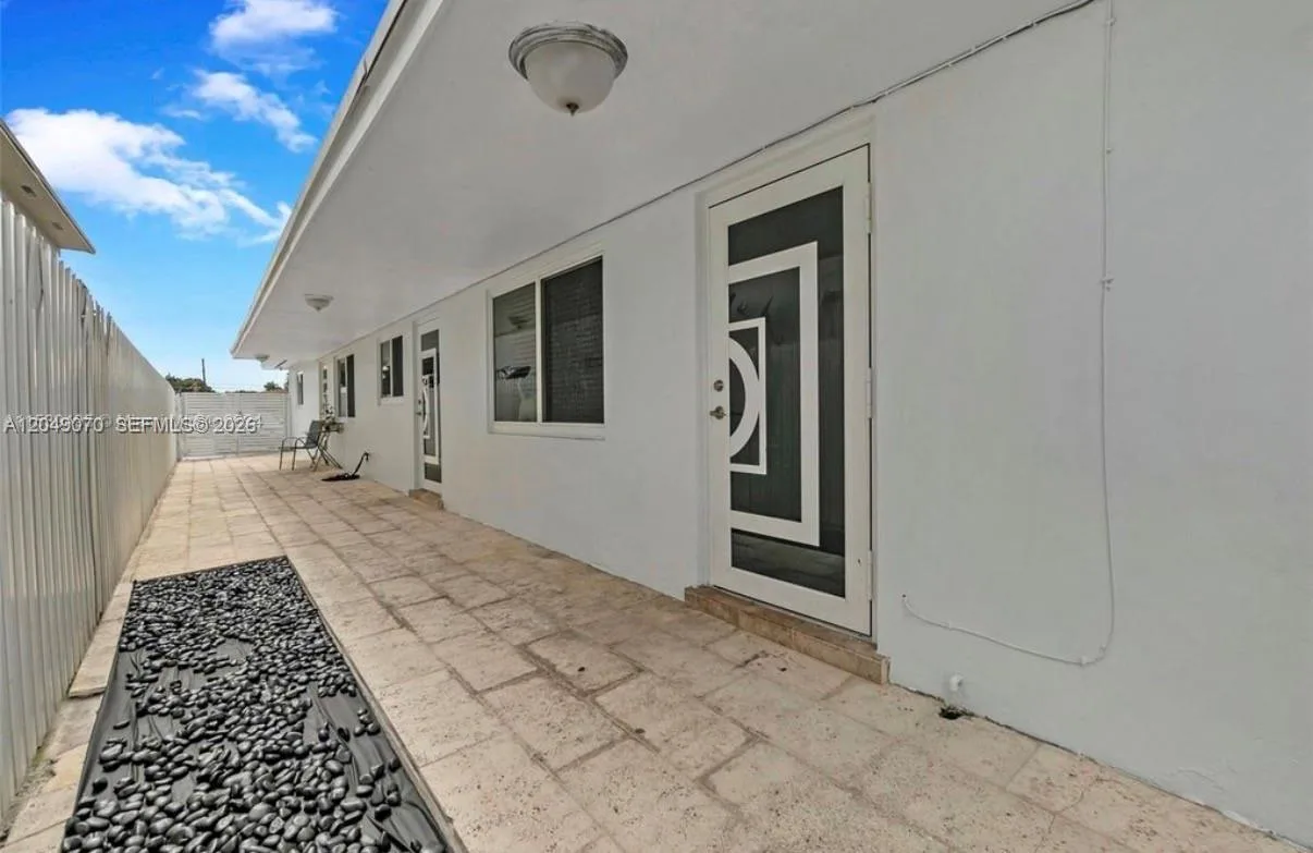 329 W 18th St, Hialeah, FL 33010 photo 4