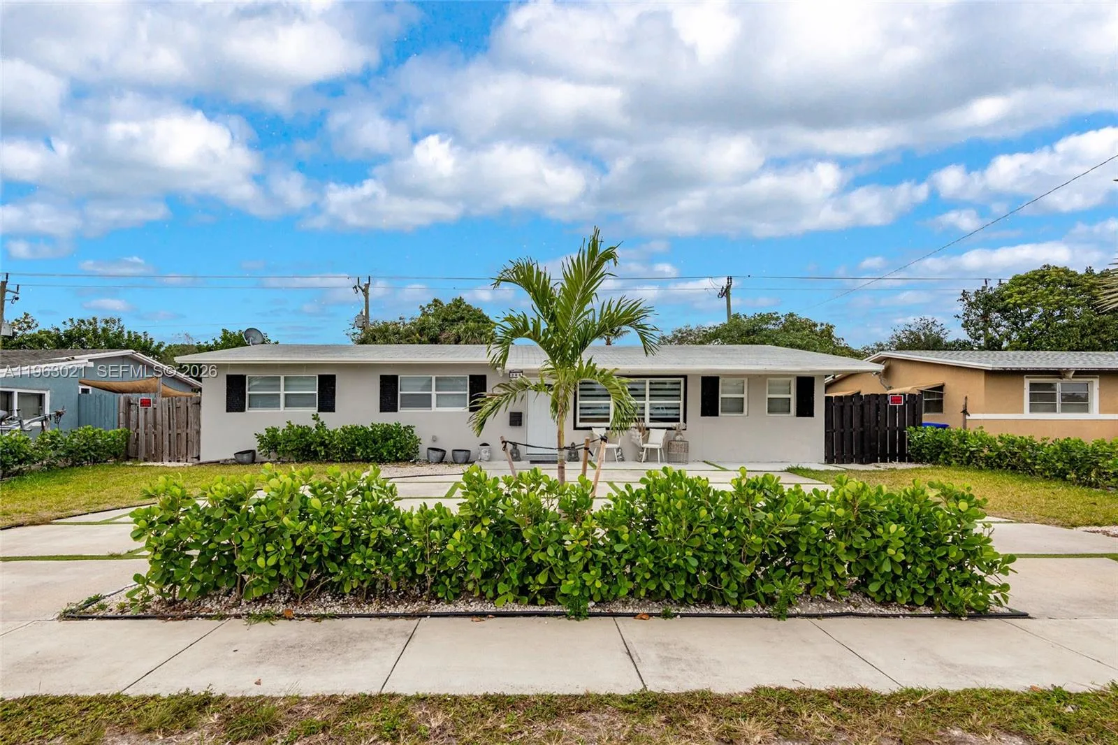 200 SW 69th Ter, Pembroke Pines, FL 33023