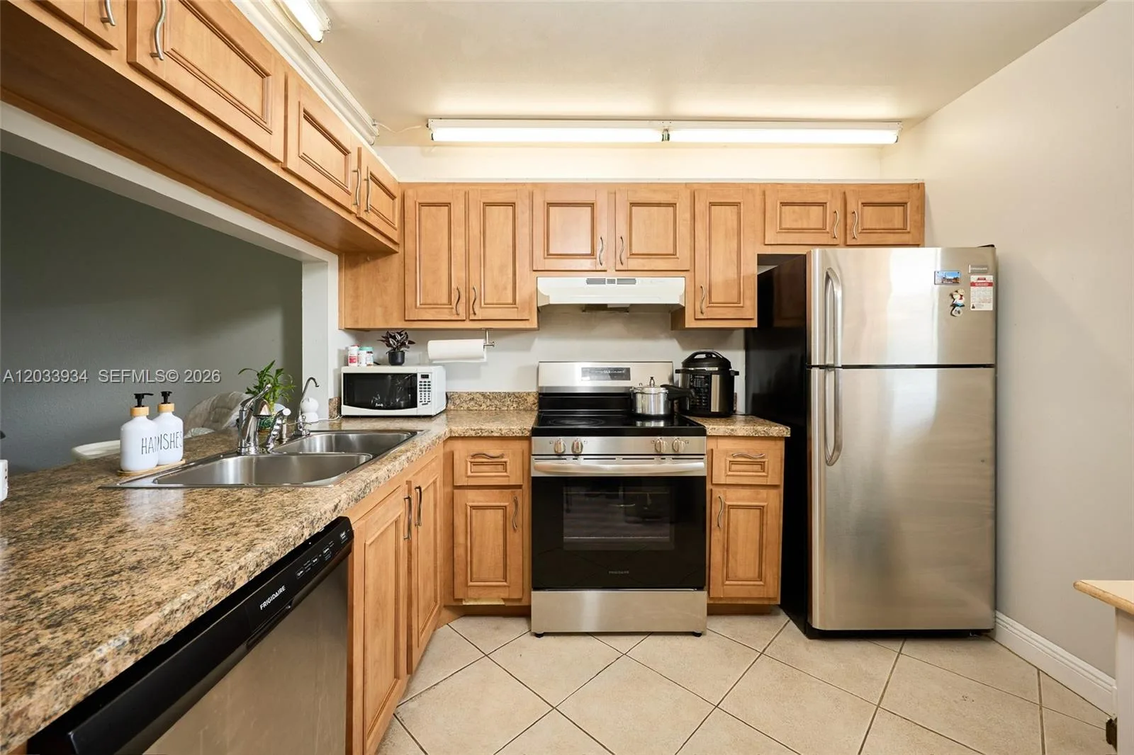 940 NW 104th Ave # 203, Pembroke Pines, FL 33026 photo 3