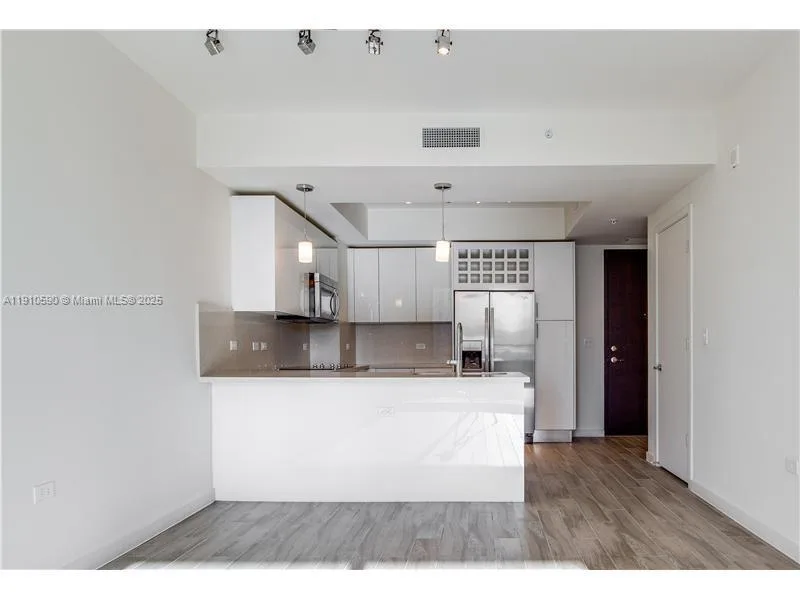 999 SW 1st Ave # 3210, Miami, FL 33130 photo 3