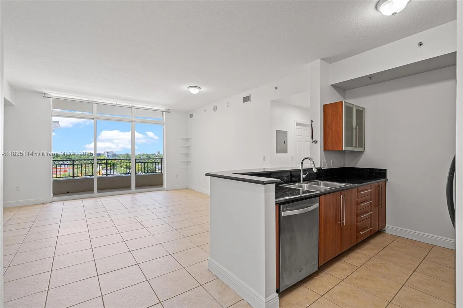 3232 SW 22nd Ter # 604, Miami, FL 33145 photo 6