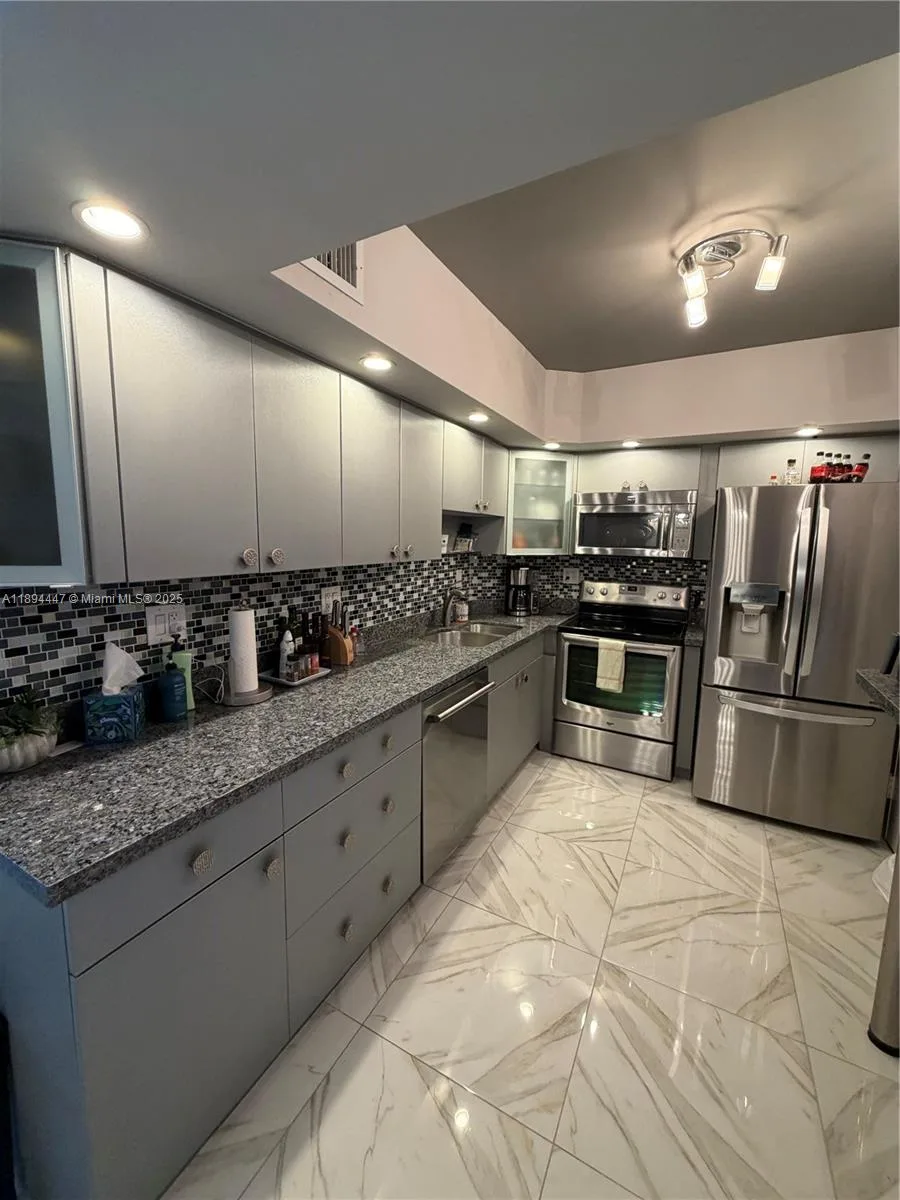 300 Bayview Dr # 2014, Sunny Isles Beach, FL 33160 photo 2