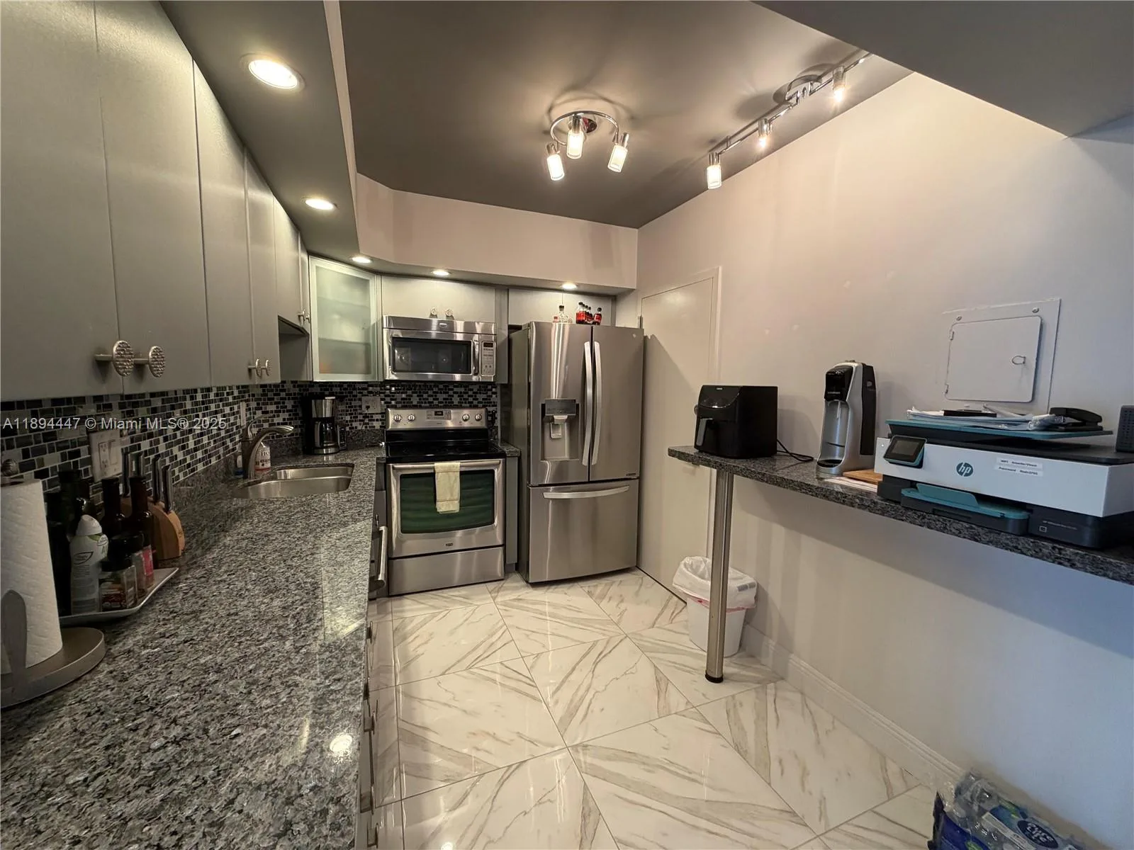 300 Bayview Dr # 2014, Sunny Isles Beach, FL 33160 photo 4