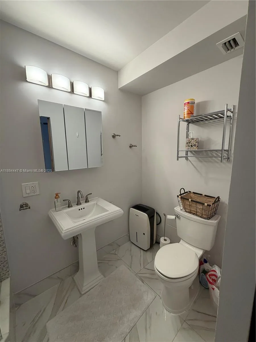 300 Bayview Dr # 2014, Sunny Isles Beach, FL 33160 photo 8