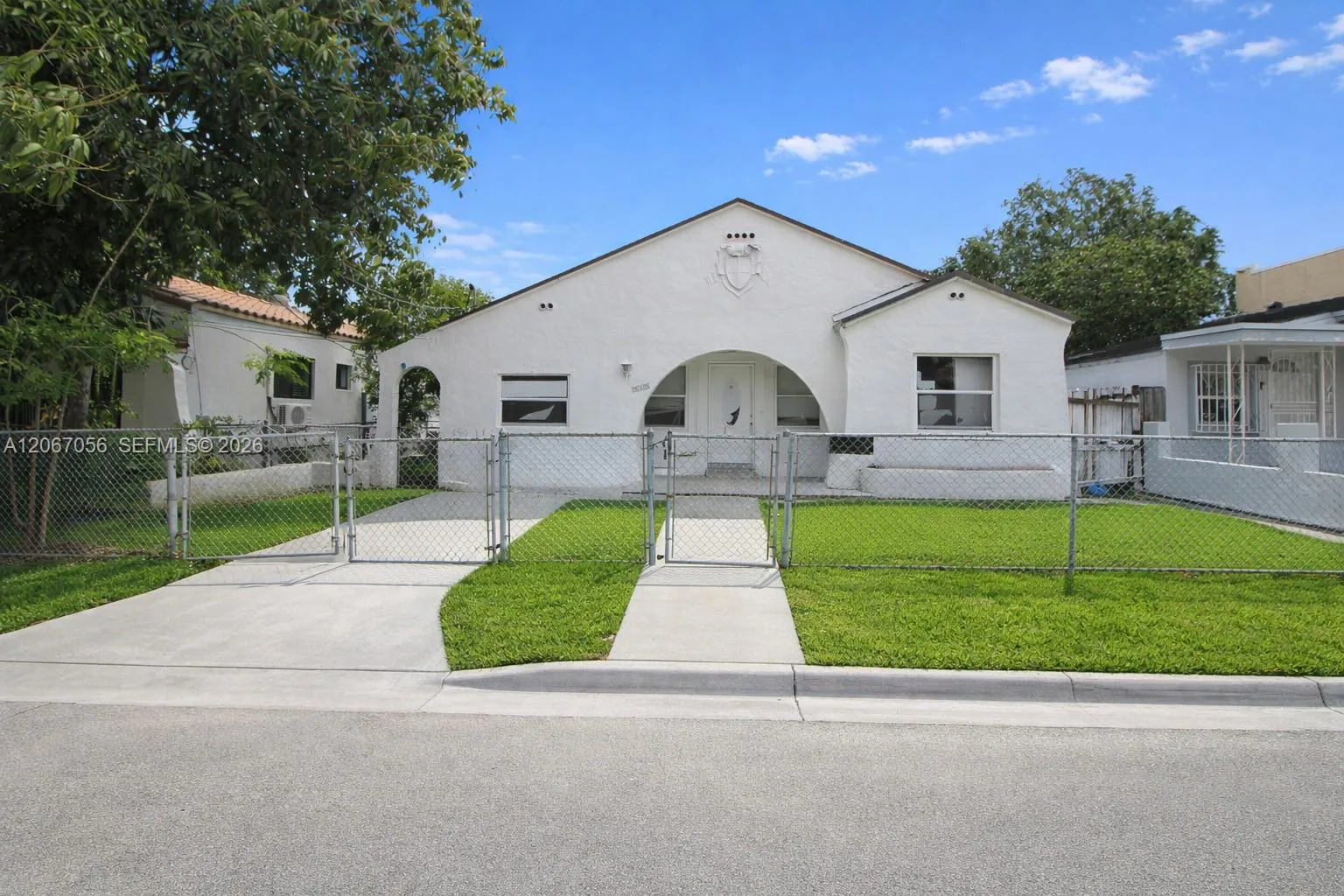 915 SW 9th Ct, Miami, FL 33130 photo 2