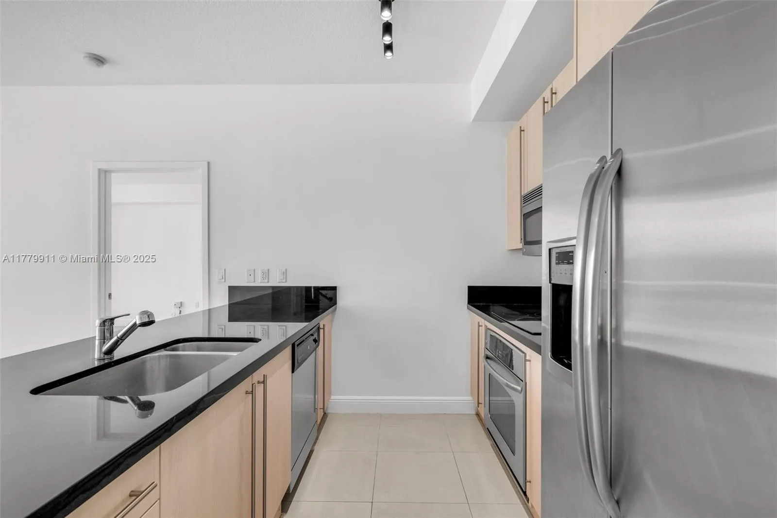 79 SW 12th St # 1204-S, Miami, FL 33130 photo 10