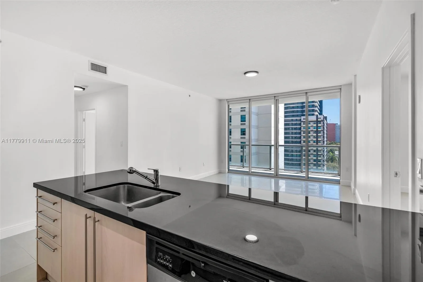 79 SW 12th St # 1204-S, Miami, FL 33130 photo 5