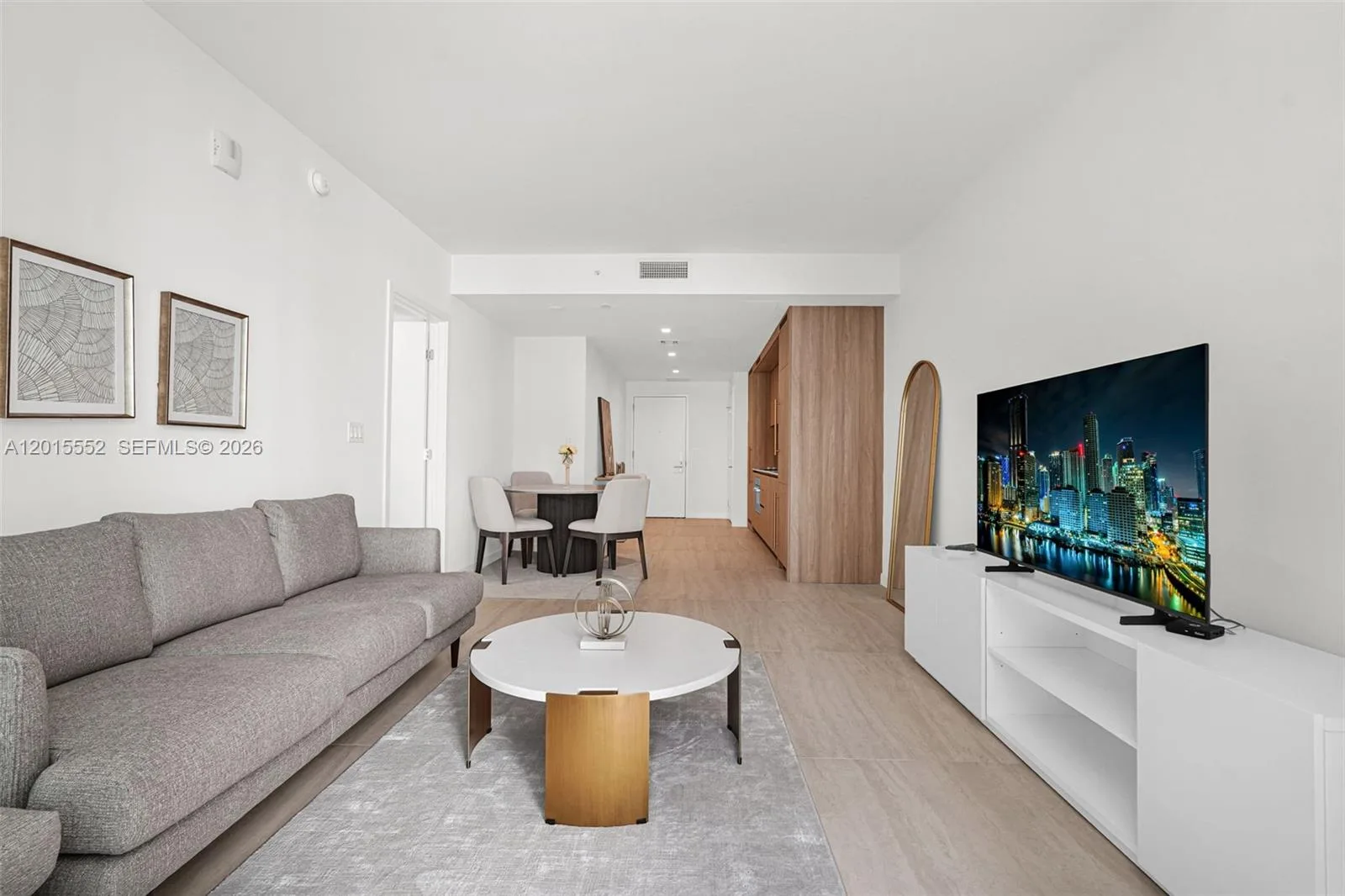 77 SE 5th st # 1511, Miami, FL 33131