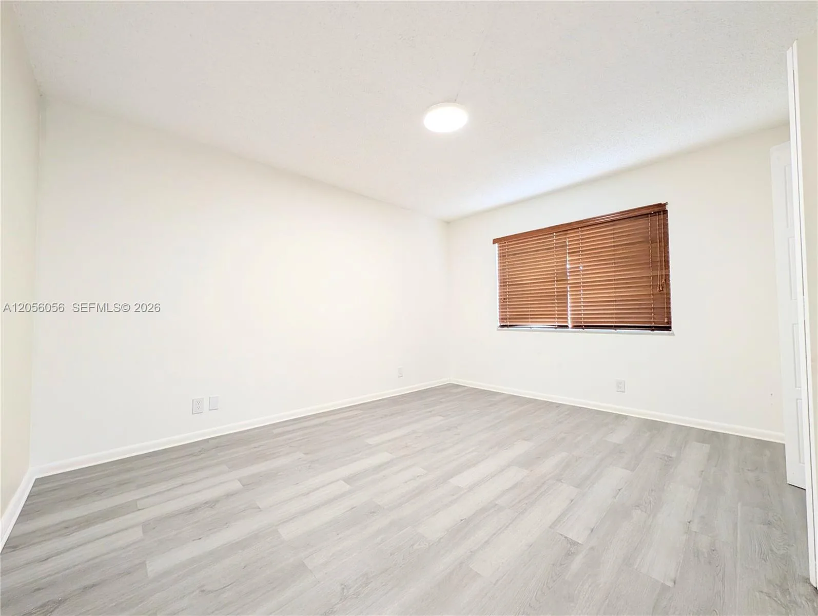 310 Lakeview Dr # 105, Weston, FL 33326 photo 11