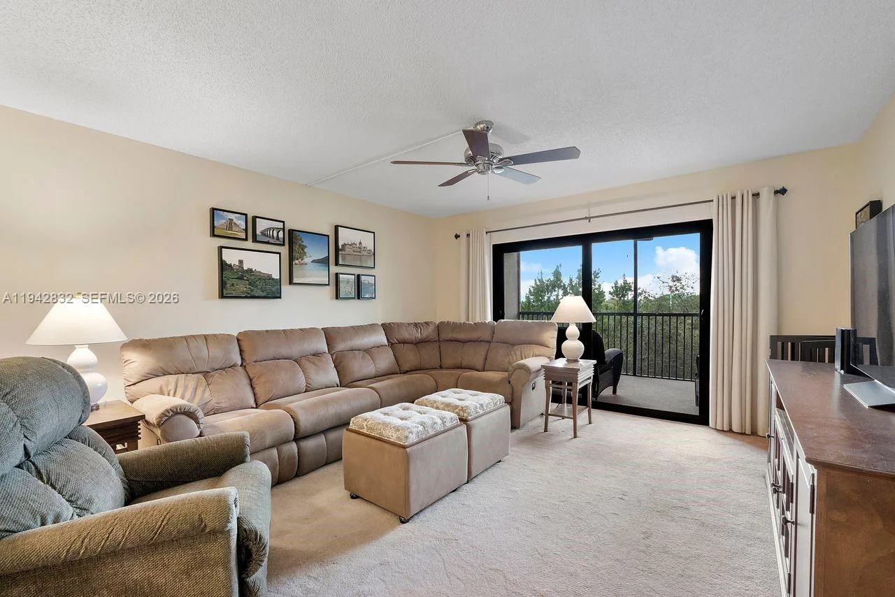 2200 S Cypress Bend Dr # 406, Pompano Beach, FL 33069 photo 5