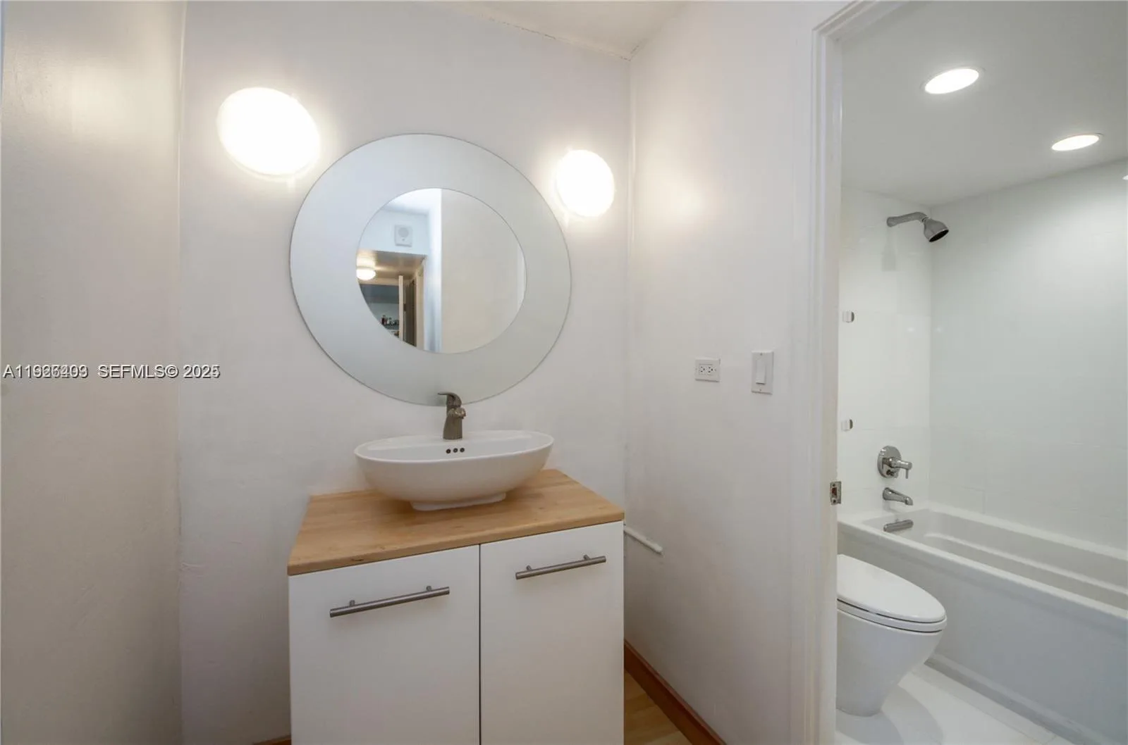 7135 Collins Ave # 512, Miami Beach, FL 33141 photo 9