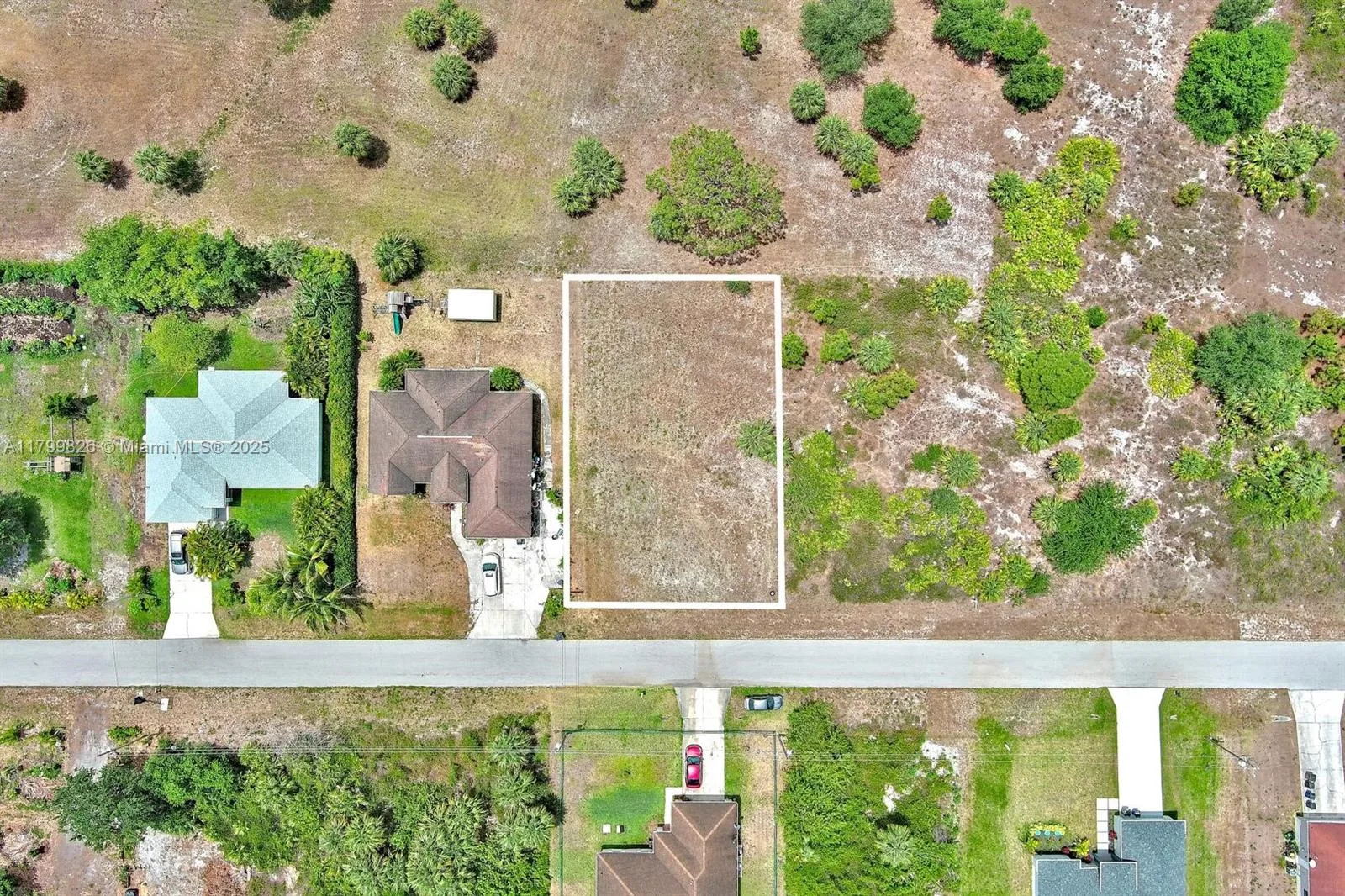 914 S Mercury Ave, Lehigh Acres, FL 33974 photo 2