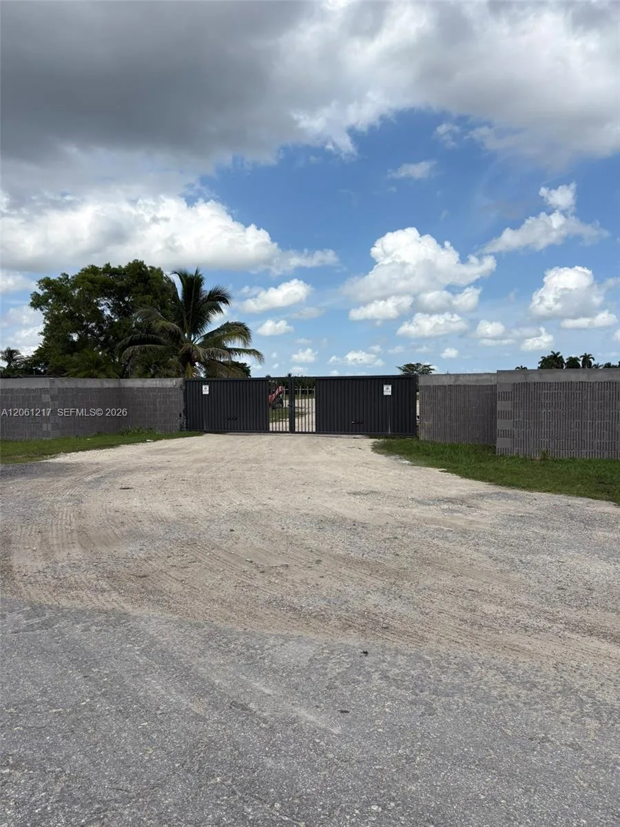 12495 SW 199 AVE, Miami, FL 33196 photo 2