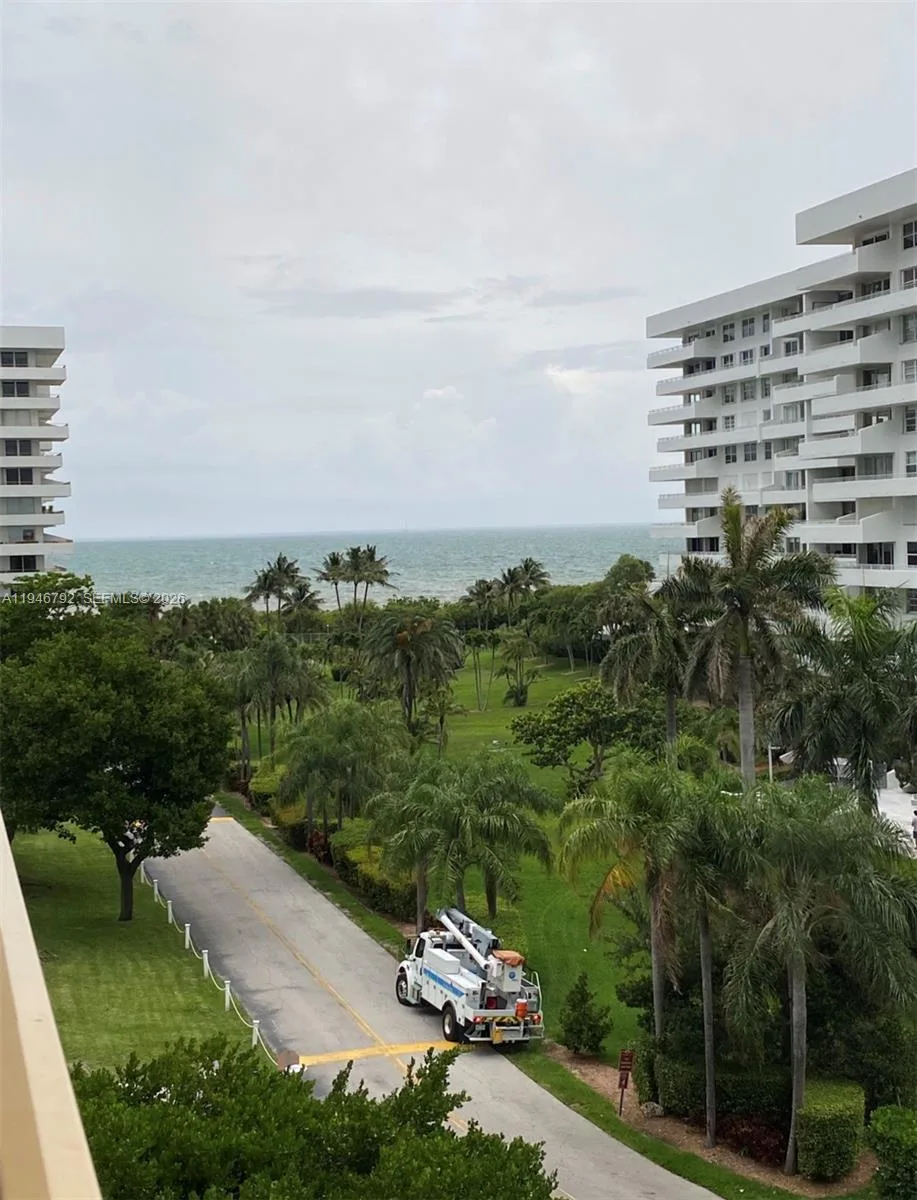 155 Ocean Lane Dr # 611, Key Biscayne, FL 33149