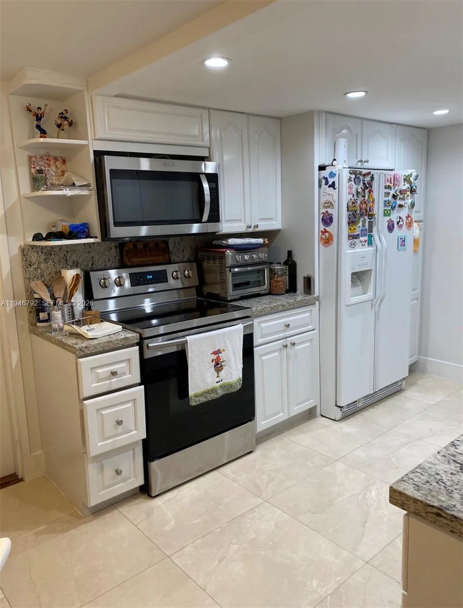 155 Ocean Lane Dr # 611, Key Biscayne, FL 33149 photo 11
