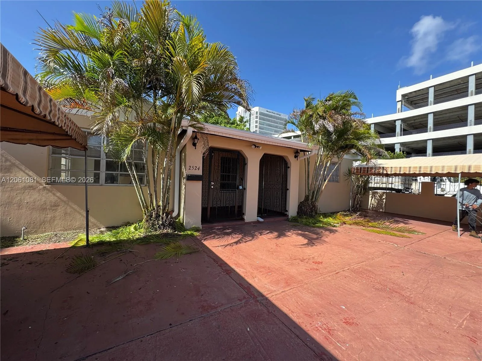 2524 SW 6th St, Miami, FL 33135 photo 2