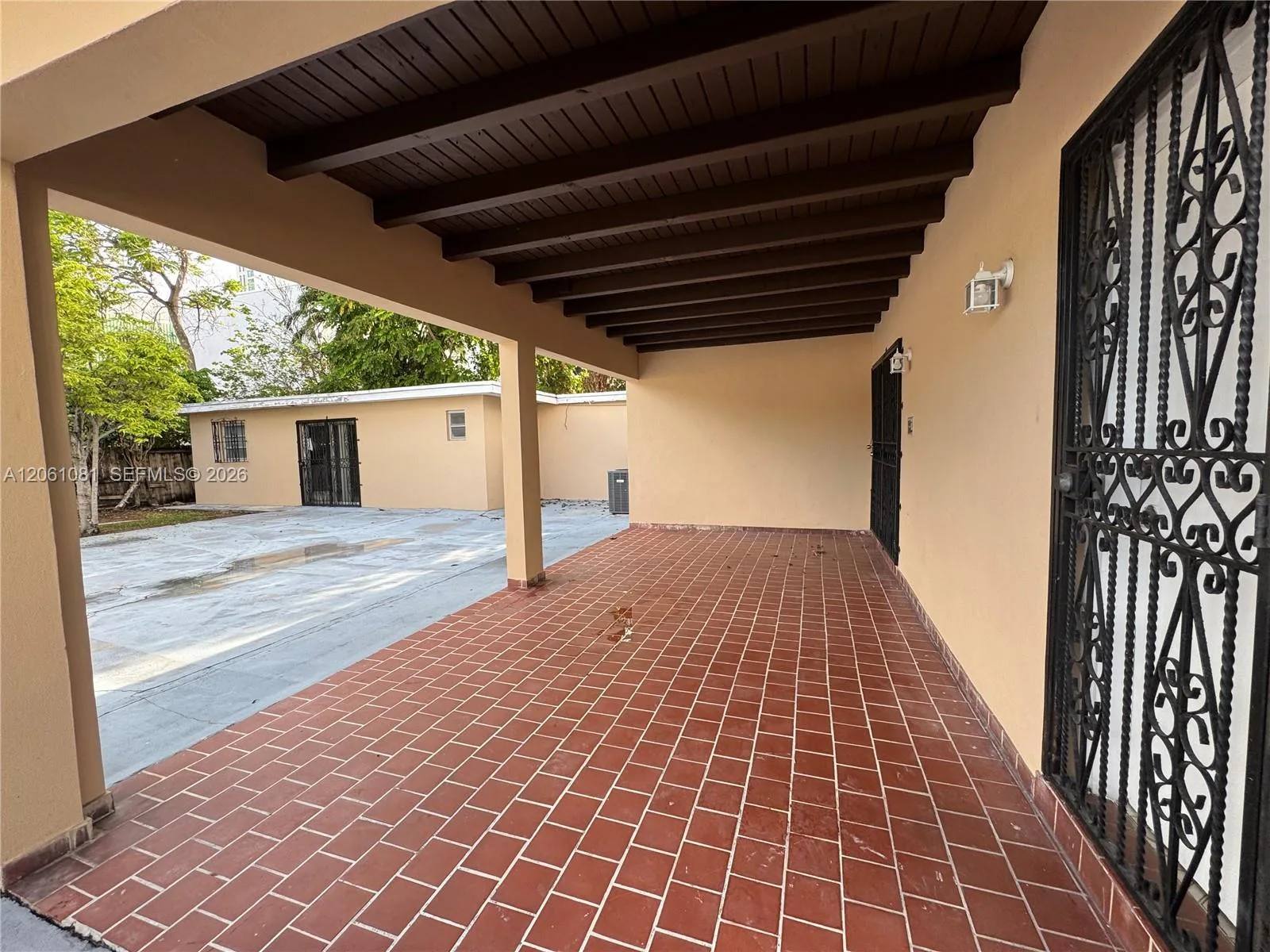 2524 SW 6th St, Miami, FL 33135 photo 8