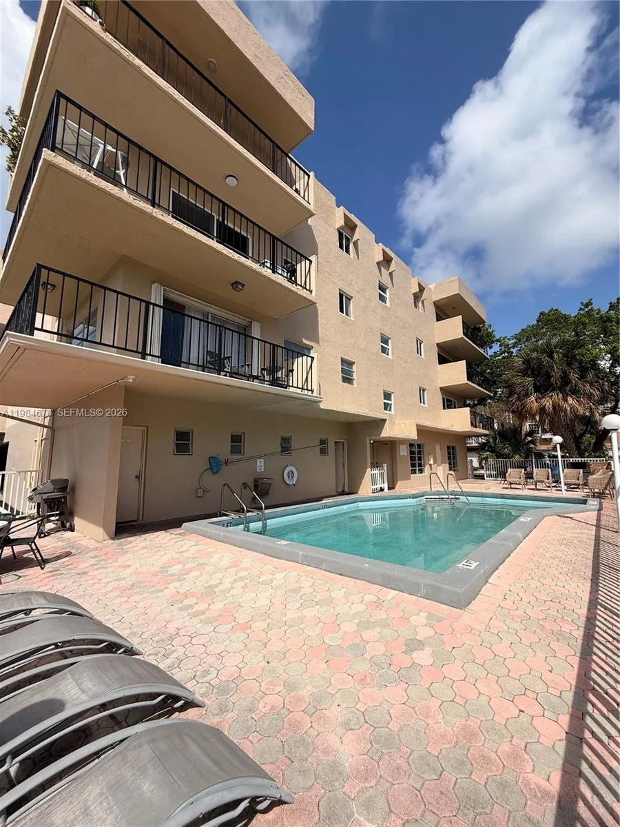 3860 NE 170th St # 304, North Miami Beach, FL 33160
