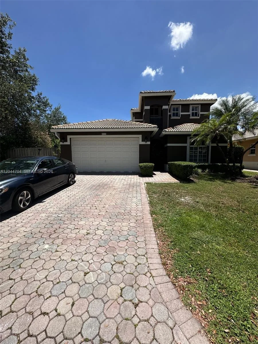 9026 SW 160th Ter, Palmetto Bay, FL 33157 photo 3