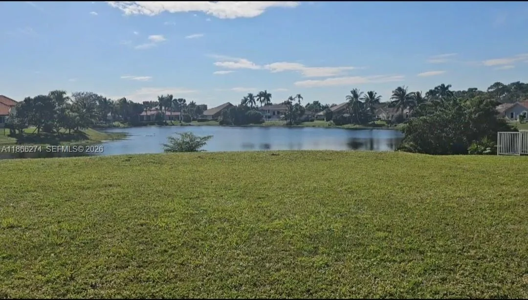 8280 NW 43 St, Coral Springs, FL 33065