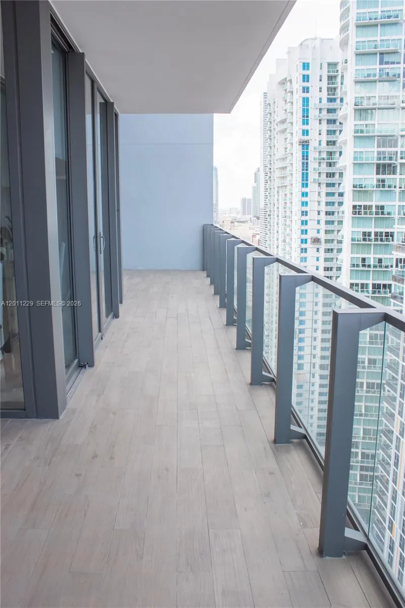 68 SE 6th St # 2209, Miami, FL 33131 photo 9