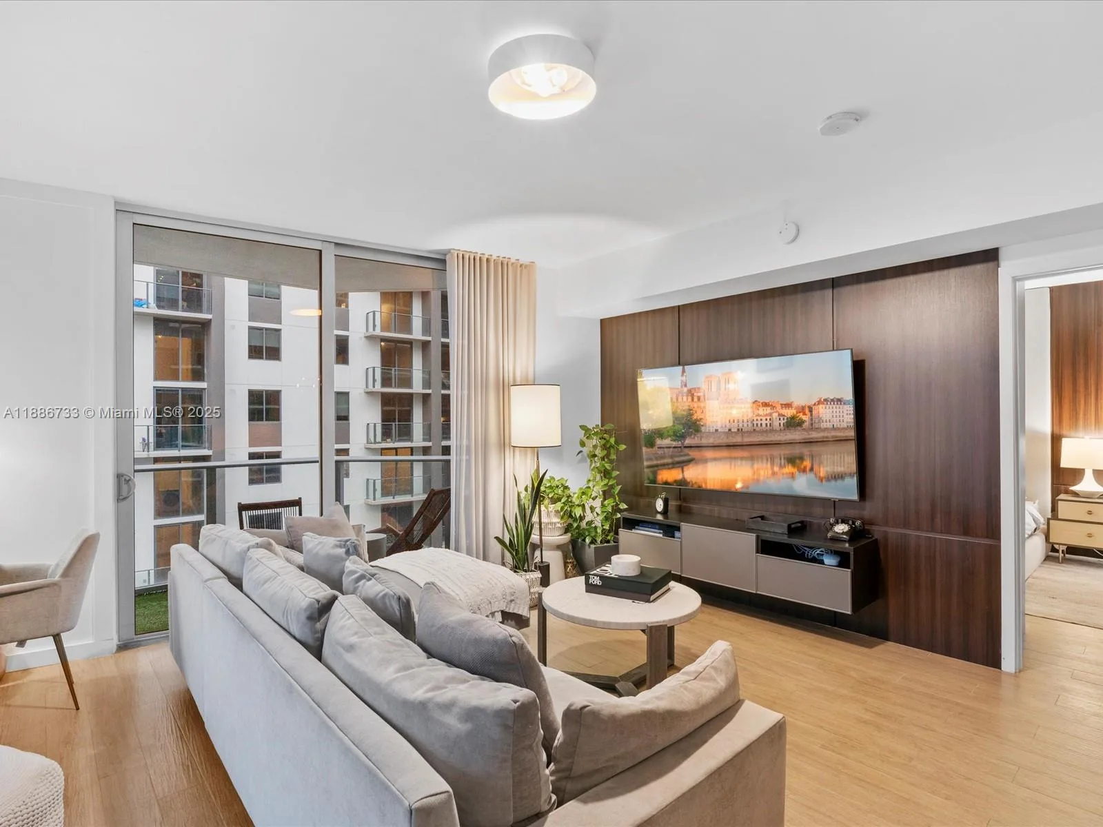 1010 SW 2nd Ave # 1908, Miami, FL 33130 photo 11