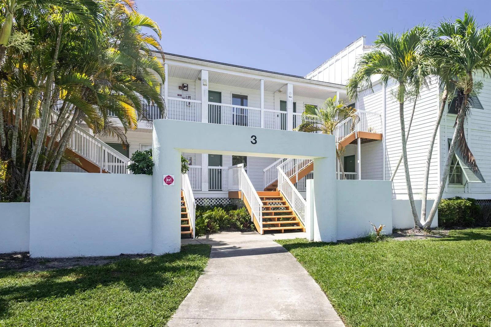 184 Cypress Point Drive # 184, Palm Beach Gardens, FL 33418
