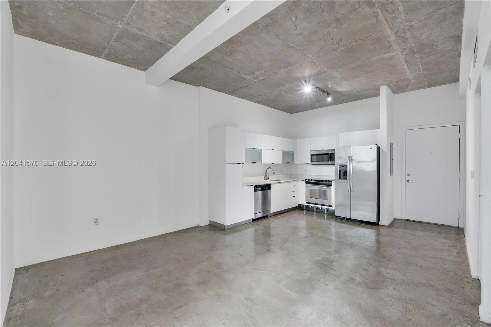234 NE 3rd St # 1404, Miami, FL 33132 photo 4