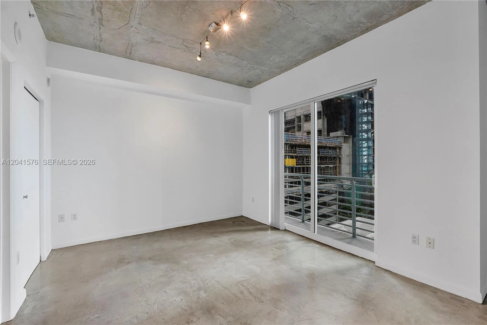 234 NE 3rd St # 1404, Miami, FL 33132 photo 8