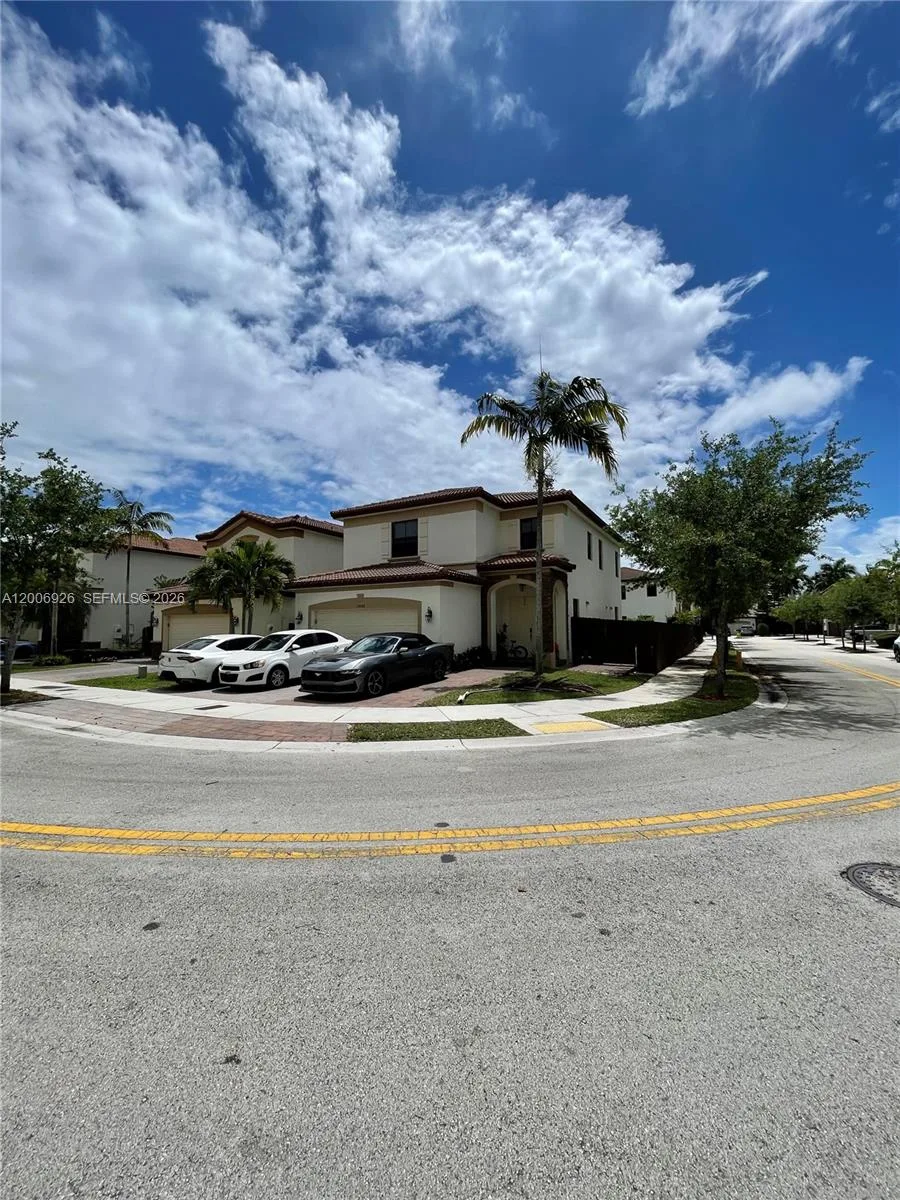 10086 NW 89th Ter, Doral, FL 33178 photo 5