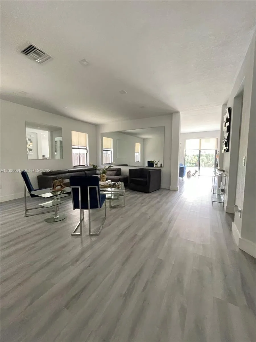 10086 NW 89th Ter, Doral, FL 33178 photo 6