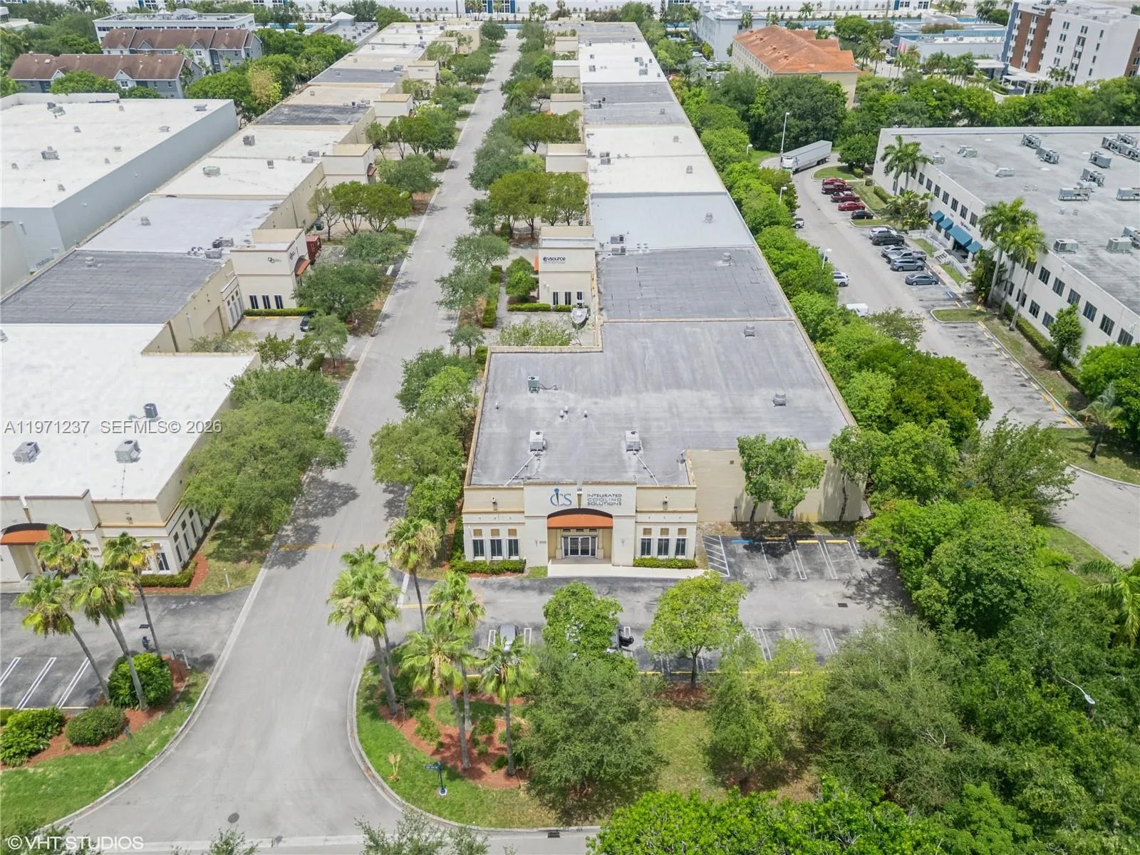 10405 NW 37th Ter, Doral, FL 33178 photo 2
