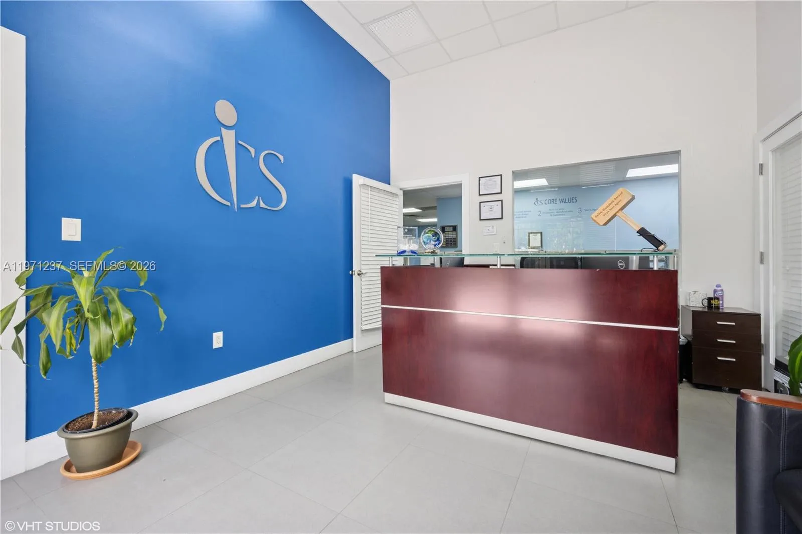 10405 NW 37th Ter, Doral, FL 33178 photo 5