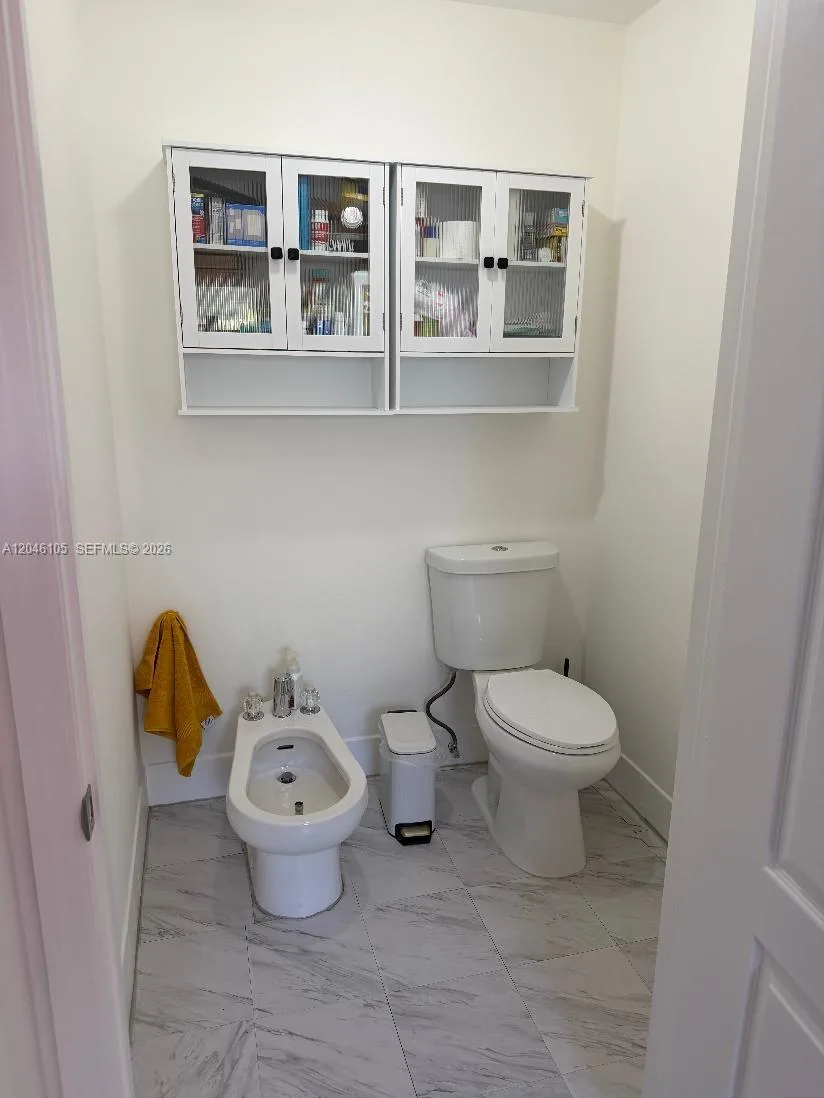 19554 NW 79th Pl, Hialeah, FL 33015 photo 13