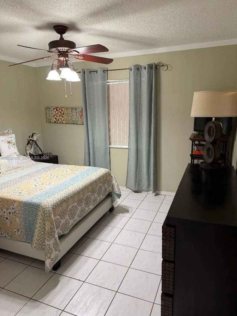 19554 NW 79th Pl, Hialeah, FL 33015 photo 9
