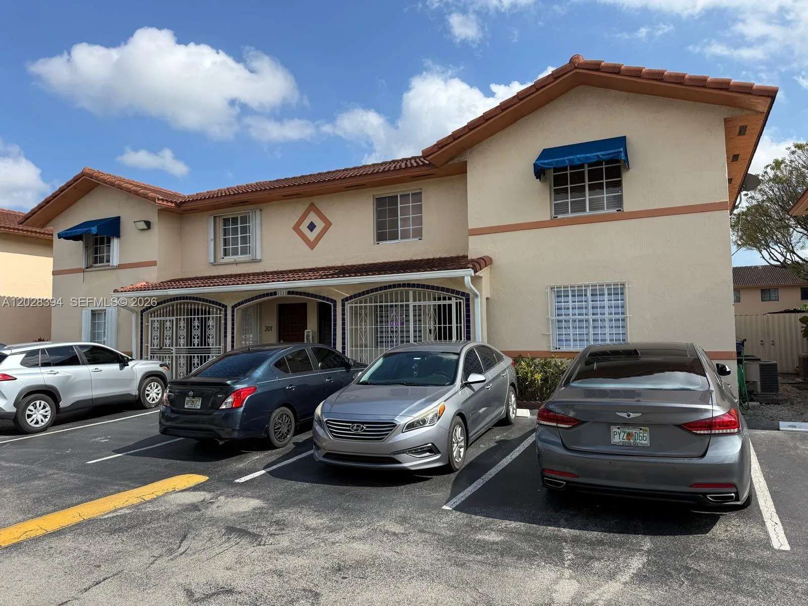 2212 W 74th St # 201-28, Hialeah, FL 33016
