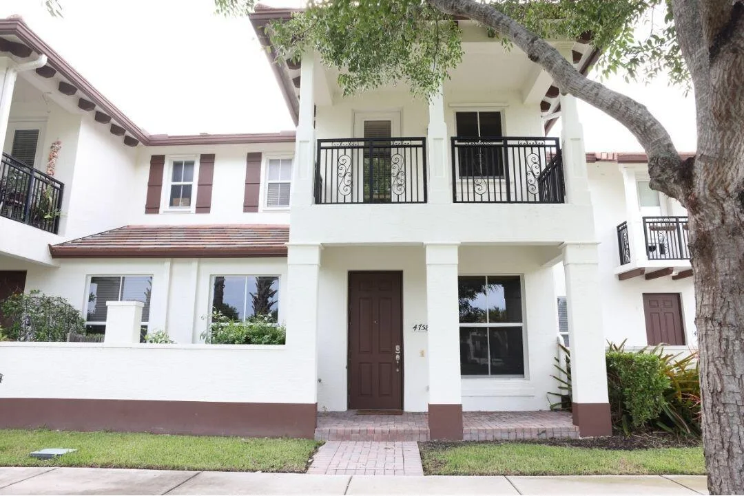 4758 Sierra Lane, Coconut Creek, FL 33073
