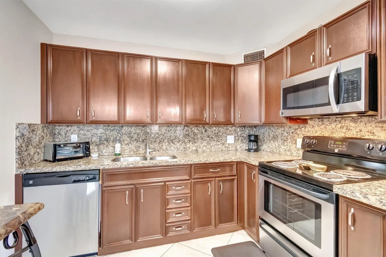 4049 Wolverton C, Boca Raton, FL 33434
