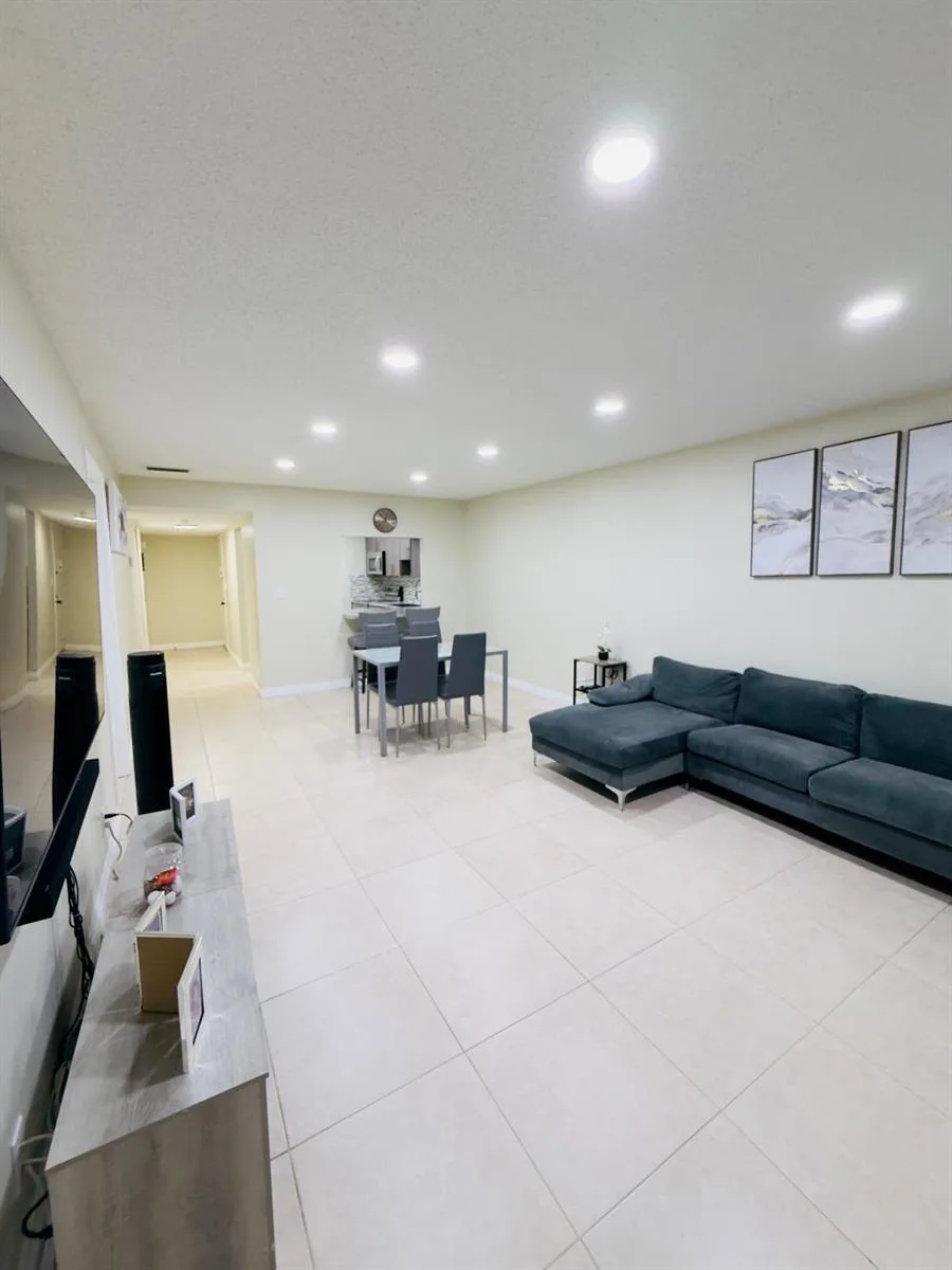 5545 N Lakewood Circle N # 425, Margate, FL 33063 photo 3