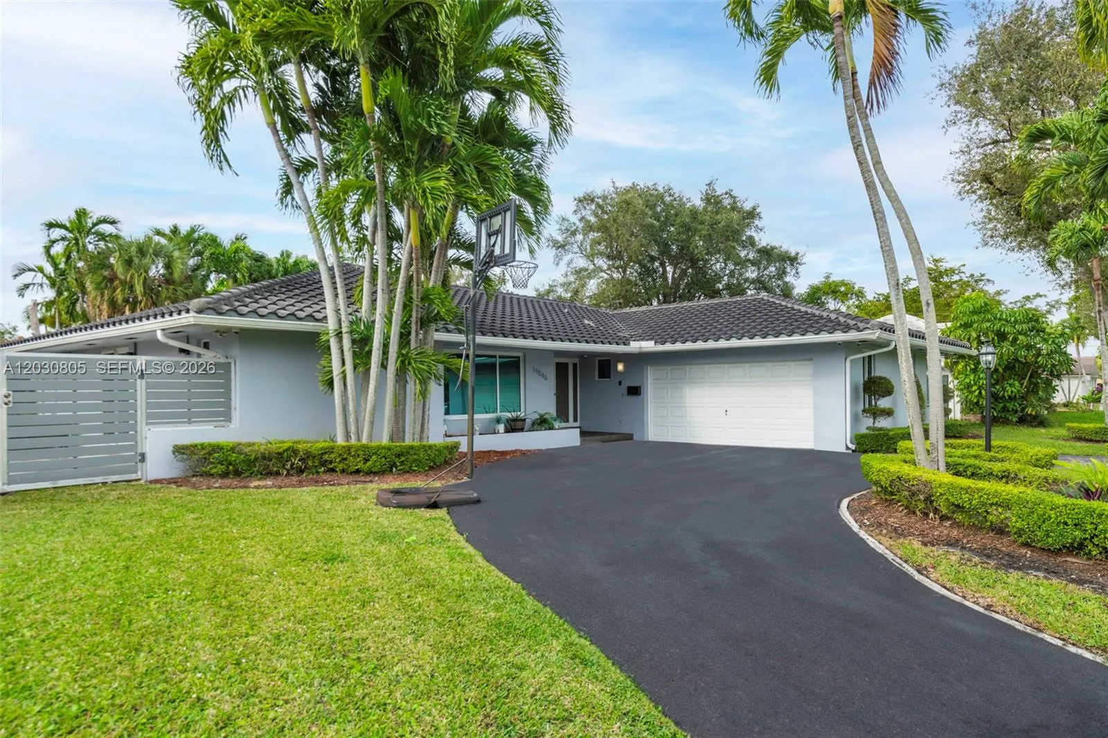 19040 S Saint Andrews Dr, Hialeah, FL 33015 photo 10