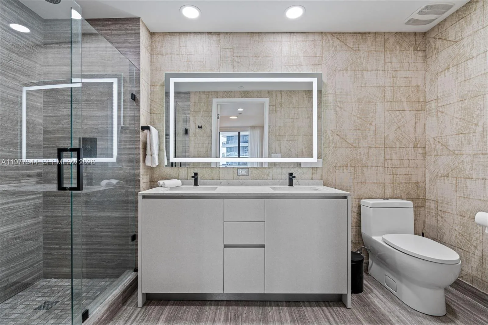 1010 Brickell Ave # 4009, Miami, FL 33131 photo 13