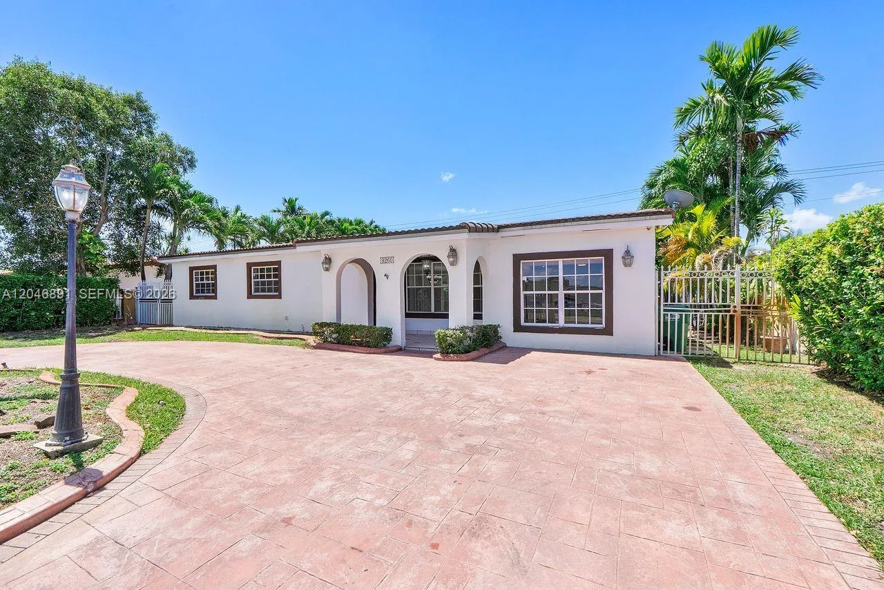 9260 SW 56th St, Miami, FL 33165 photo 4