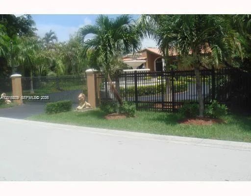 12425 SW 43rd St, Miami, FL 33175 photo 3