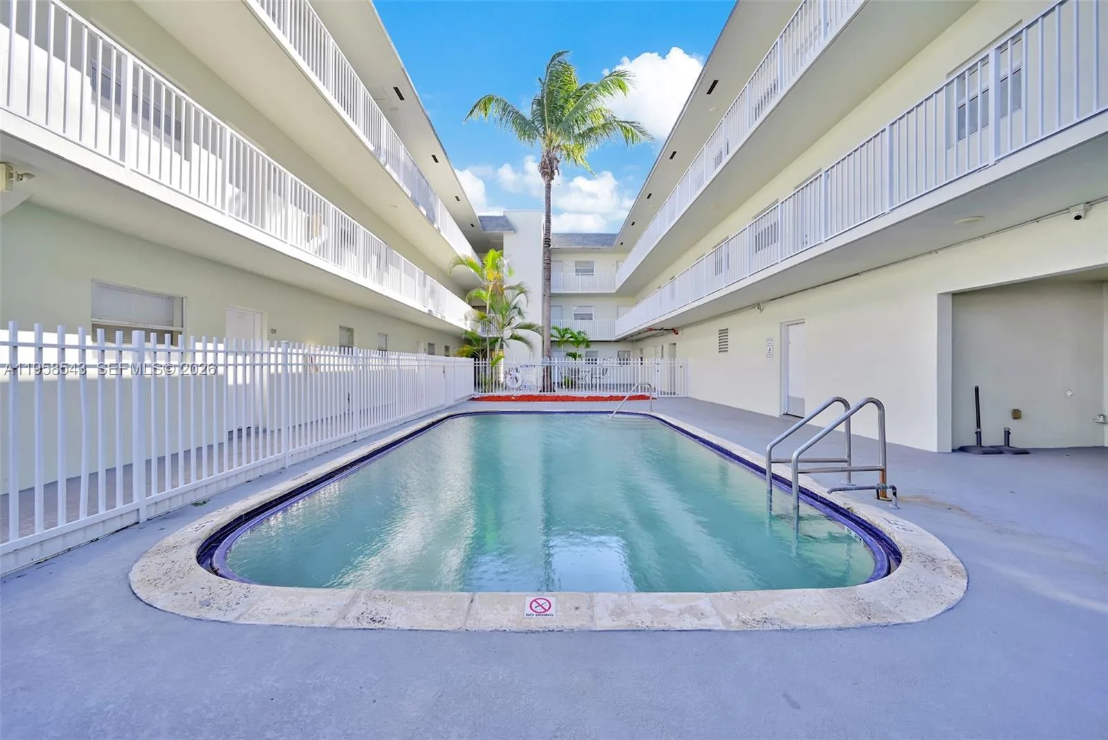 12890 NE 8th Ave # 208, North Miami, FL 33161 photo 4