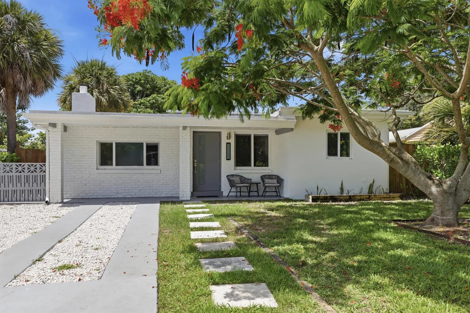 1225 15th Avenue N, FL 33460