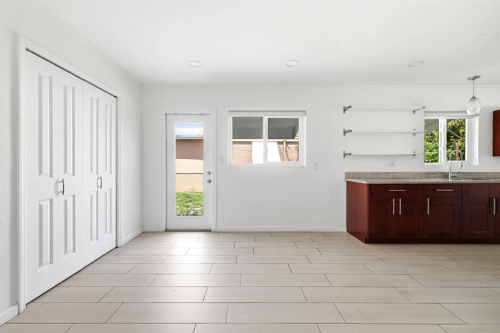 1225 15th Avenue N, FL 33460 photo 7